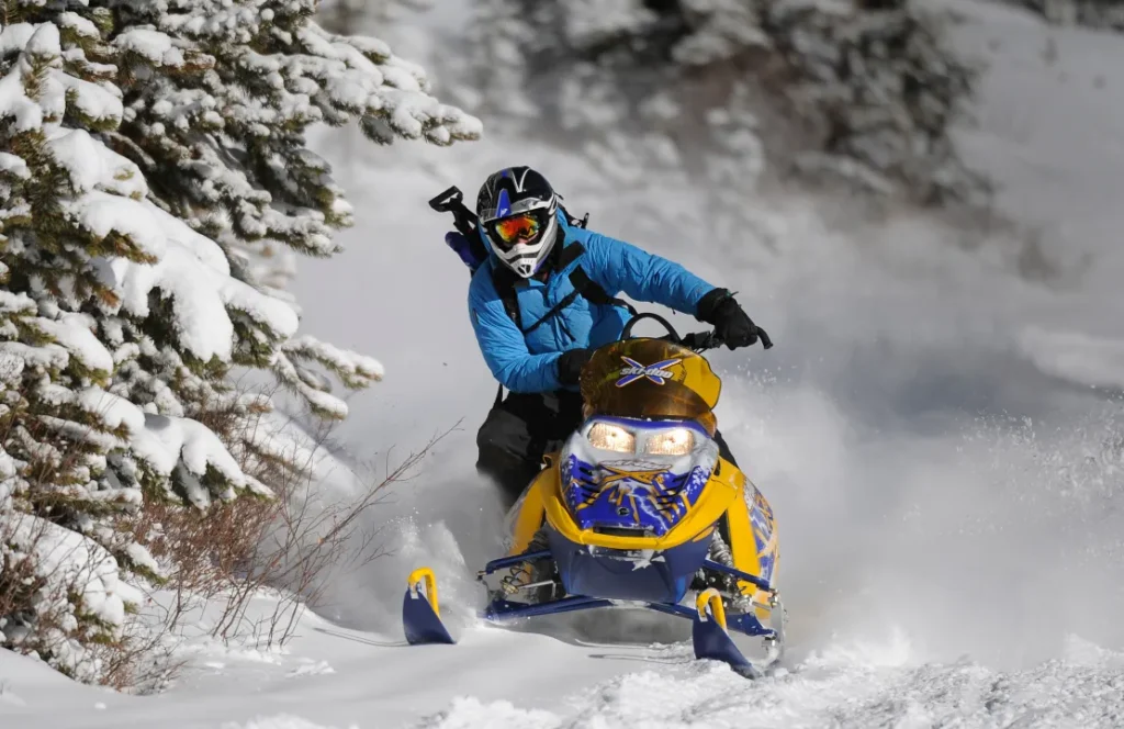 Colorado Winter Guide 2025-26: Ski Season Openings, Mountain Town Fun &Amp; Where To Stay 4 Cd18snowmobile 2rj9358